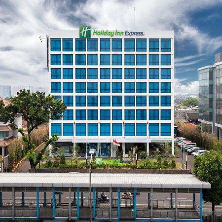 Holiday Inn Express Jakarta Matraman By Ihg Exteriör bild