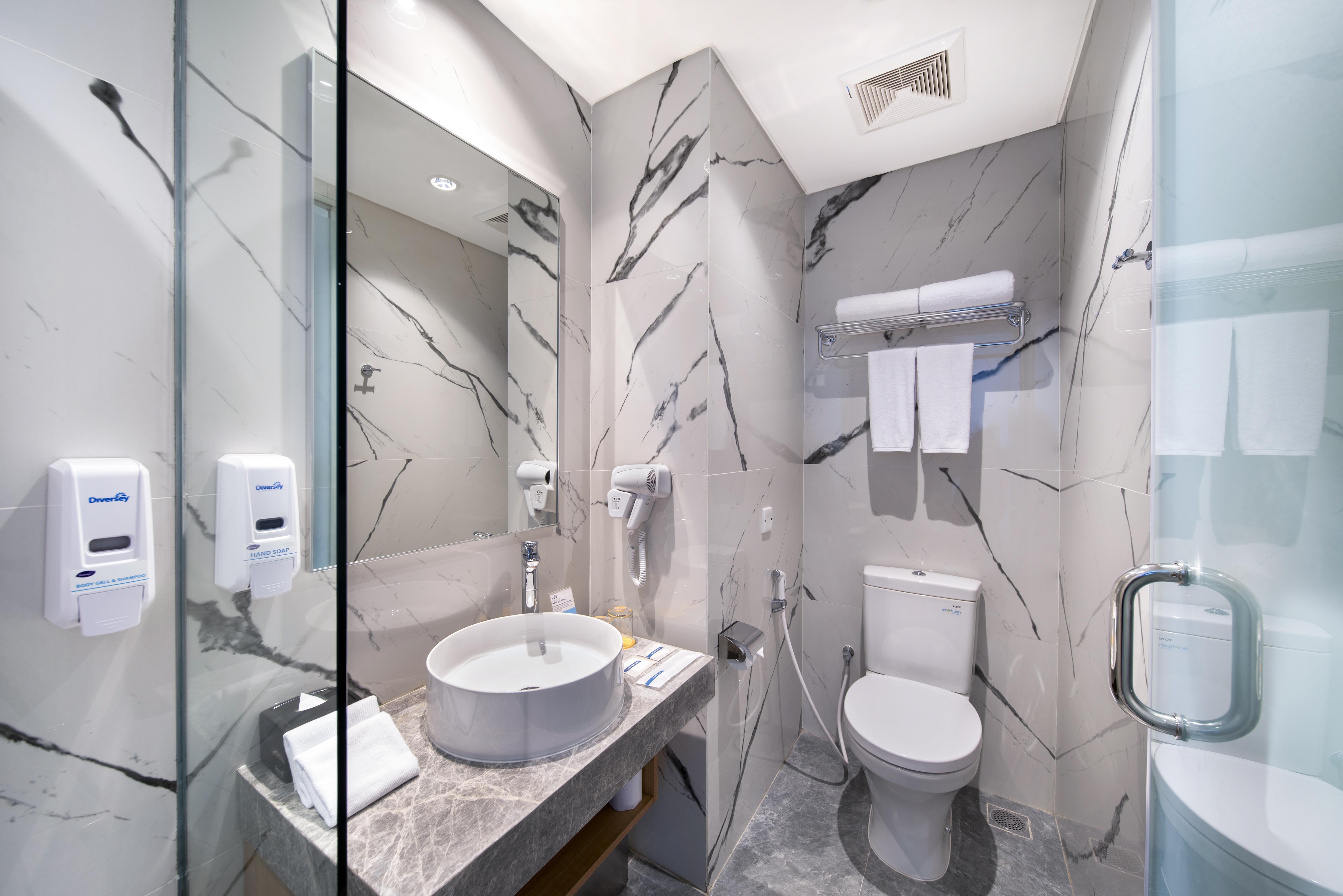 Holiday Inn Express Jakarta Matraman By Ihg Exteriör bild