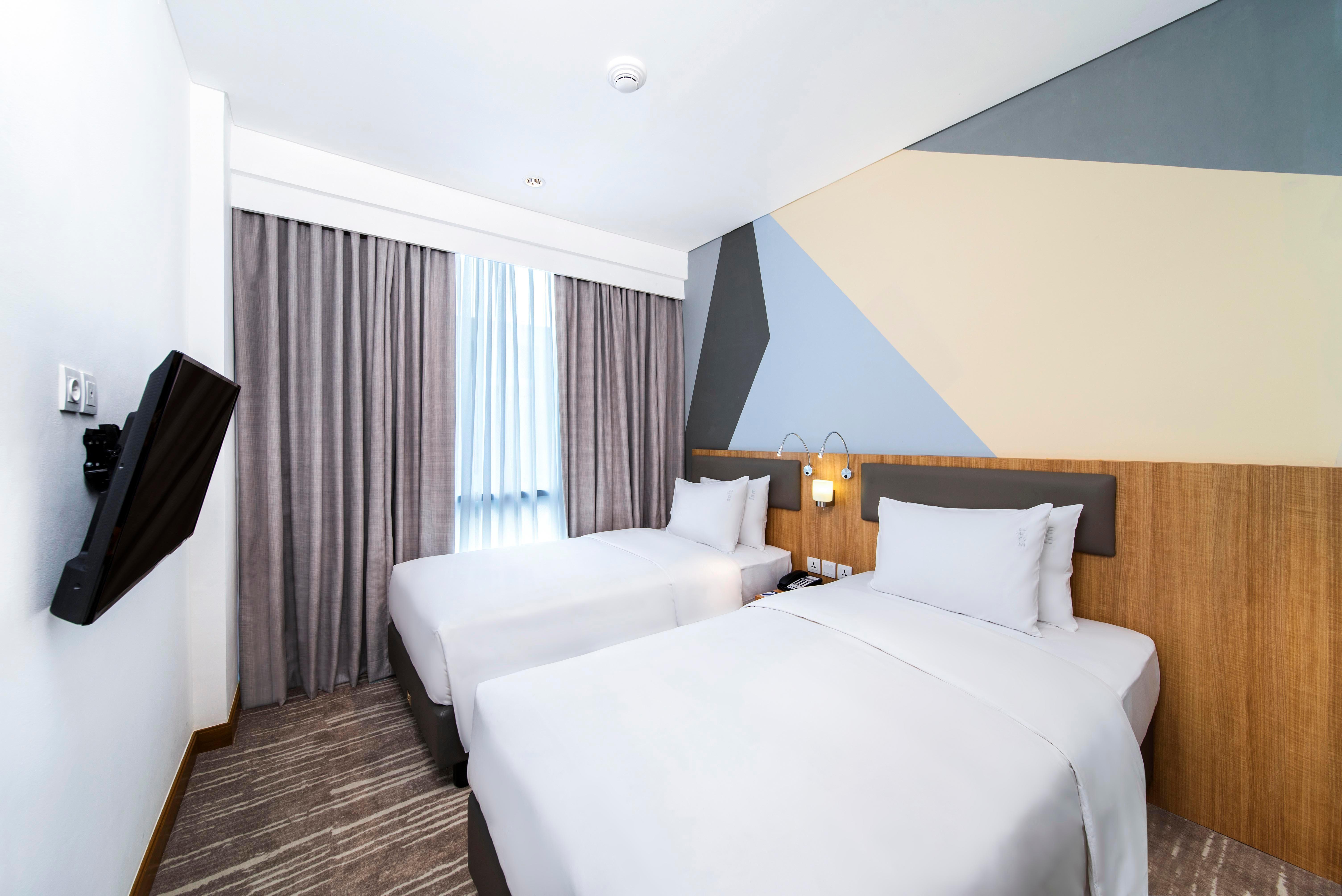 Holiday Inn Express Jakarta Matraman By Ihg Exteriör bild
