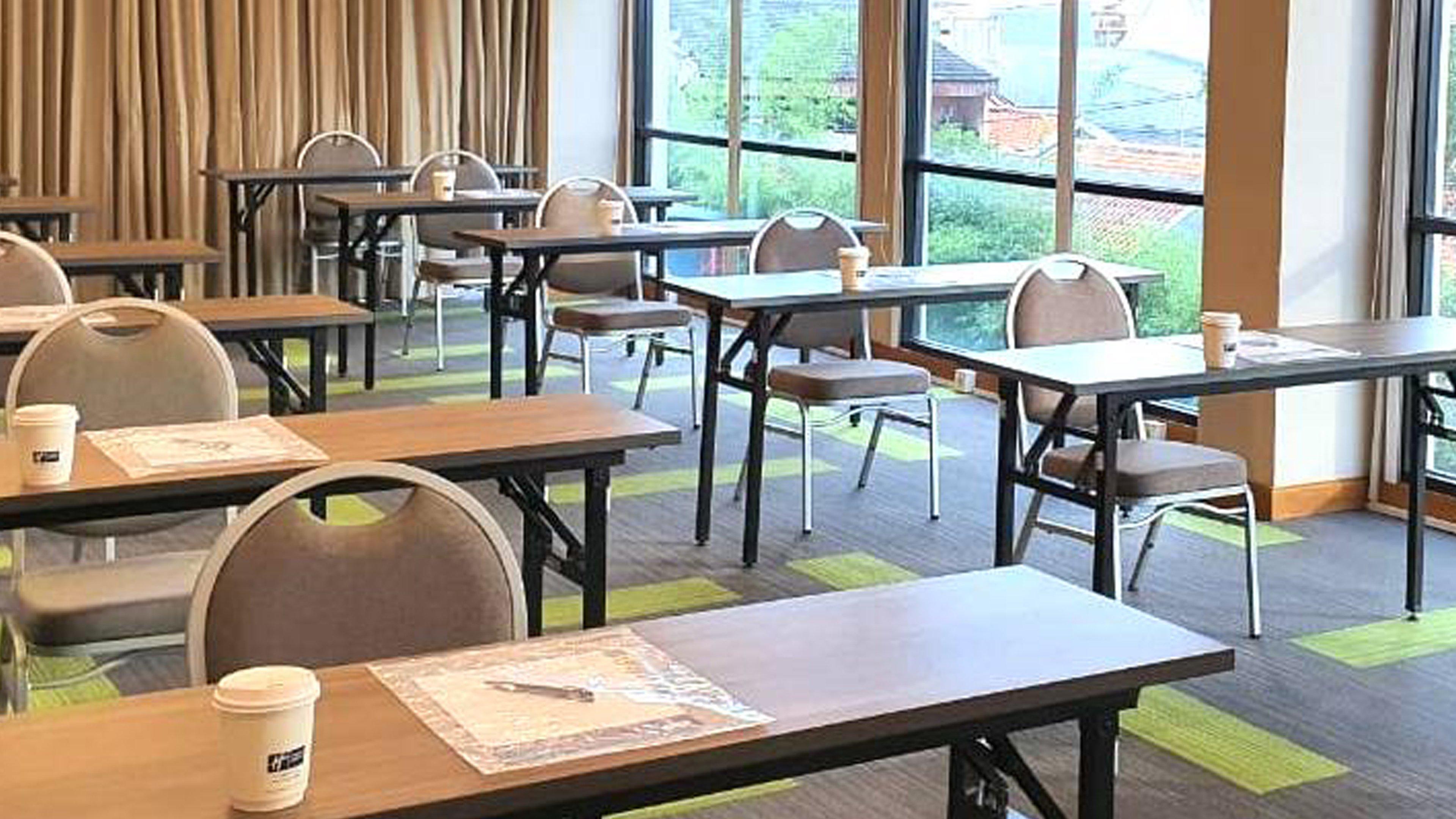 Holiday Inn Express Jakarta Matraman By Ihg Exteriör bild