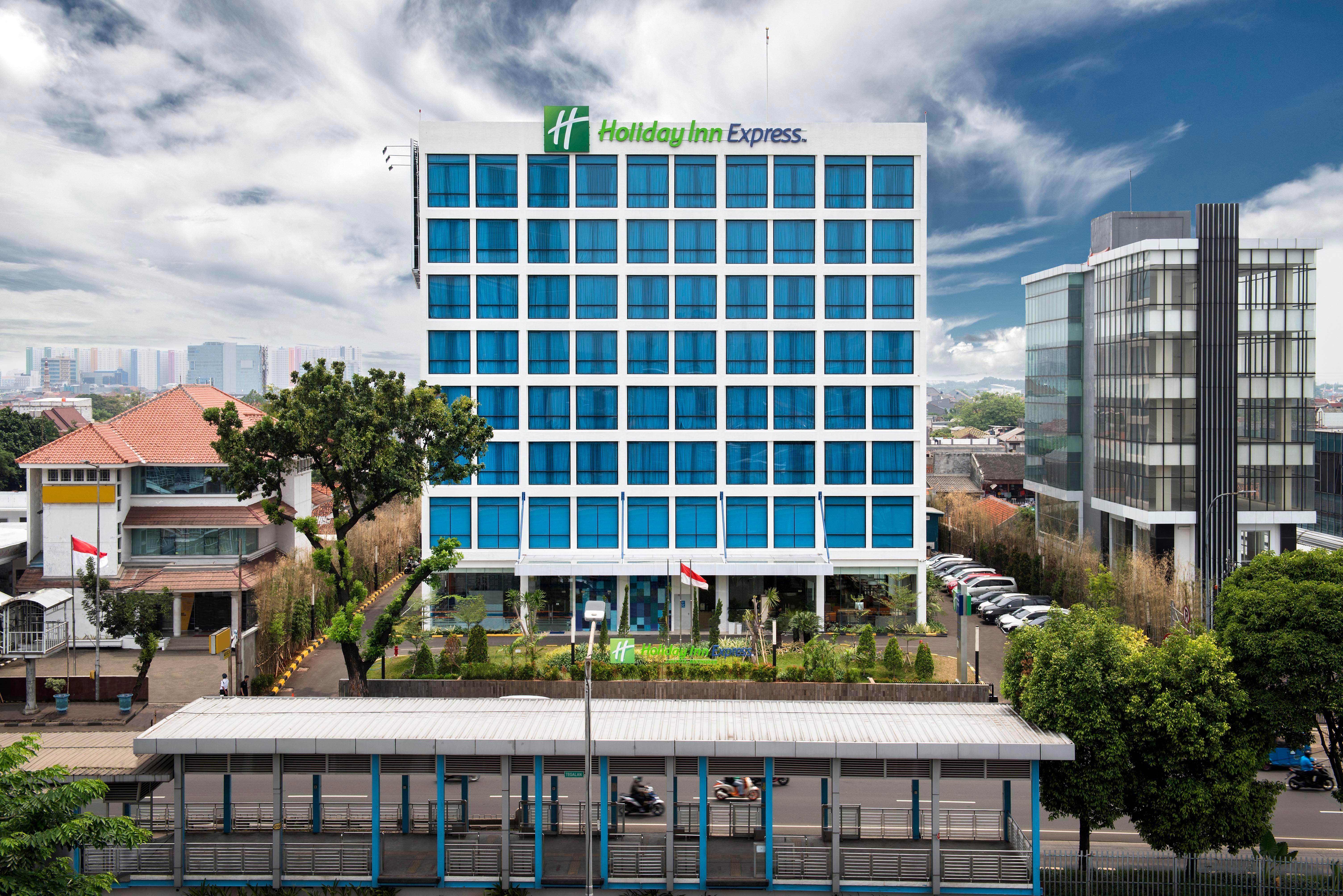 Holiday Inn Express Jakarta Matraman By Ihg Exteriör bild