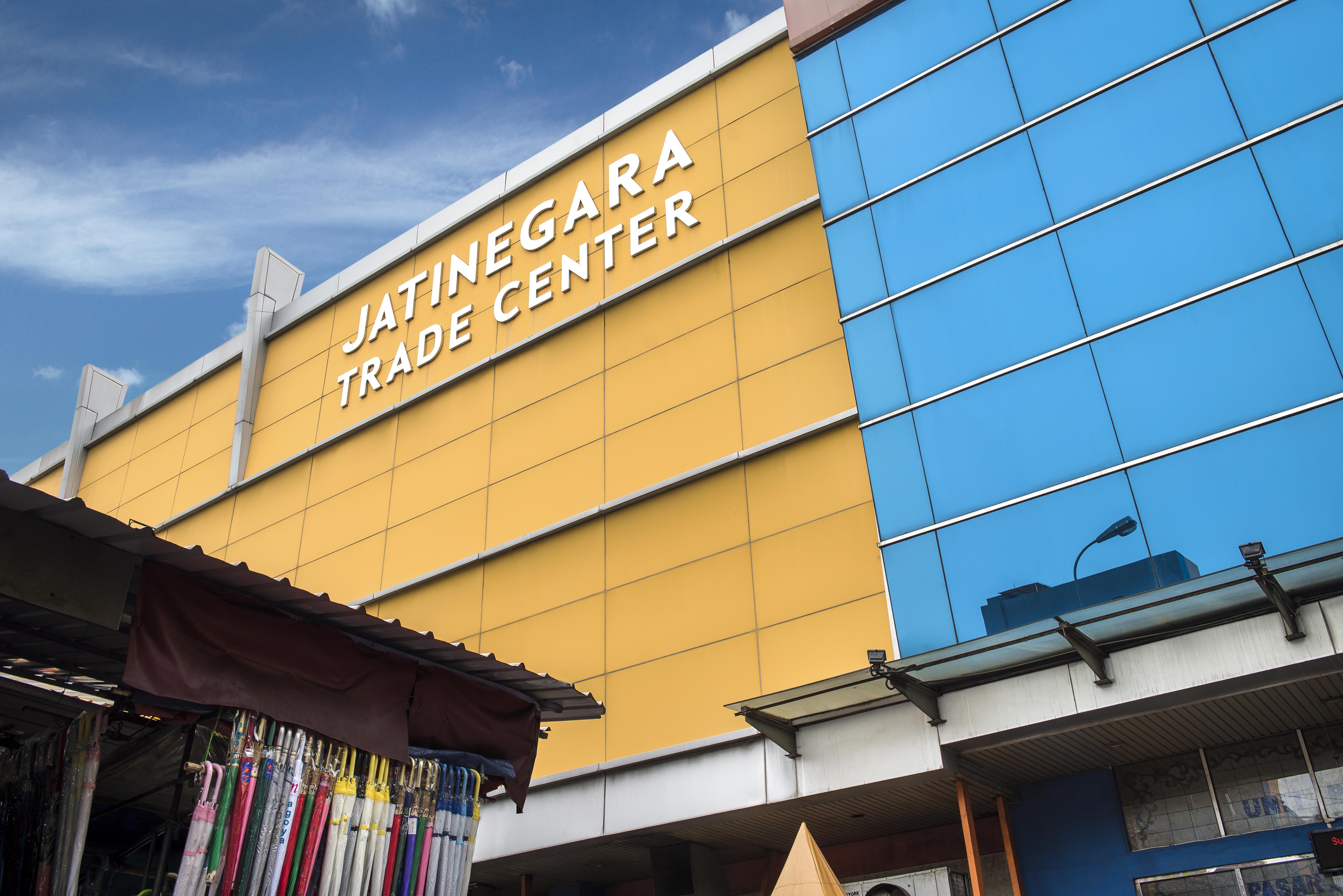 Holiday Inn Express Jakarta Matraman By Ihg Exteriör bild