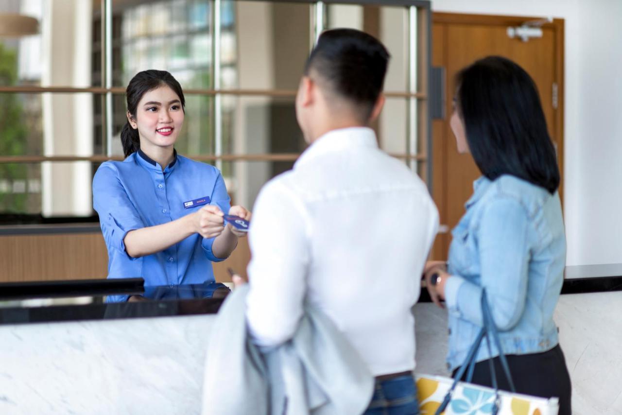 Holiday Inn Express Jakarta Matraman By Ihg Exteriör bild